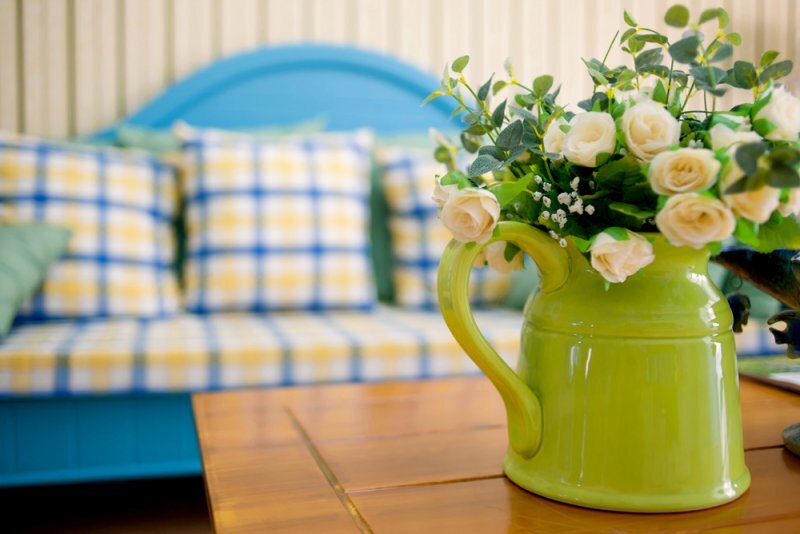 地面裝什么地板更適合現(xiàn)代家居？瓷磚還是地板，你選擇哪個(gè)？