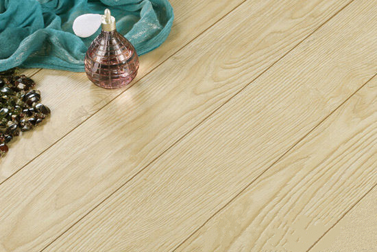 瓷磚上能不能鋪地板? 聽(tīng)老師傅一說(shuō), 后悔沒(méi)早知道